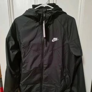NIKE Sportswear Windrunner Windbreaker Hooded Jacket Men's Size M AT5270-010